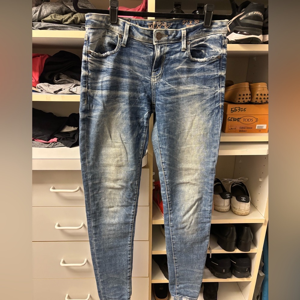 Buckle BLACK Distressed Denim Jeans